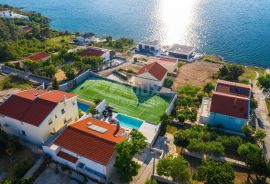 ZADAR, NOVIGRAD - Prekrasna vila s bazenom u blizini mora, Novigrad, Ev