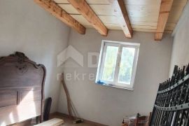 ISTRA, BALE - Kuća s potencijalom na osami, Bale, Maison