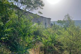 ISTRA, LABIN - Kamene ruševne kuće i građevinsko zemljište, Labin, Дом