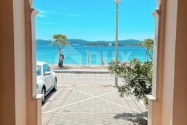 BIOGRAD, TURANJ - stan u potkrovlju na samoj plaži, Sveti Filip I Jakov, Stan