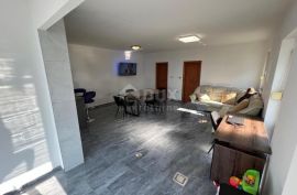 KOSTRENA, GLAVANI - Dva apartmana s velikom terasom i parkirnim mjestima, Kostrena, Appartment