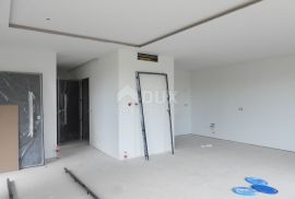 OPATIJA, LOVRAN - STAN J3 - 116m2 PENTHOUSE + BAZEN I TERASE/BALKONI 80,5m2 (243m2 BRUTTO - 171m2 NETO), Lovran, Διαμέρισμα