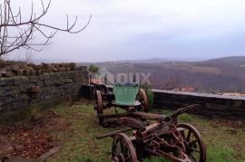 ISTRA, MOMJAN - Tradicionalna kuća sa predivnim pogledom, Buje, Famiglia