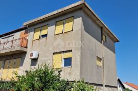 ZADAR, BELAFUŽA - dvoetažni stan za adaptaciju, Zadar, Διαμέρισμα