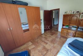 ISTRA, NOVAKI PAZINSKI - Apartmanska kuća na mirnoj lokaciji!, Cerovlje, House