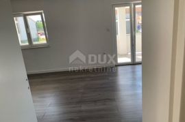 RAB, LOPAR- uređeni apartman na odličnoj lokaciji, Rab, Διαμέρισμα