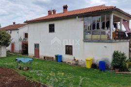 ISTRA, PIĆAN - Simpatična obiteljska kuća s prostranom okućnicom, Pićan, House