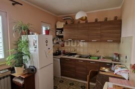 ISTRA, PIĆAN - Simpatična obiteljska kuća s prostranom okućnicom, Pićan, Maison