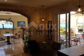 OTOK PAG, GRAD PAG - Apartmanska vila prvi red do mora, Pag, House