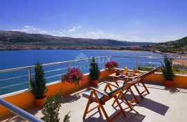 OTOK PAG, GRAD PAG - Apartmanska vila prvi red do mora, Pag, House