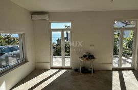 OPATIJA, IČIĆI - kuća od 240m2 na odličnoj poziciji s bazenom i pogledom na more, Opatija - Okolica, House