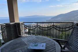 OPATIJA, POLJANE - Rustikalna vila od 300m2 s panoramskim pogledom na Kvarnerski zaljev, Opatija - Okolica, Kuća