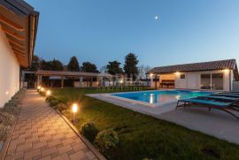 ISTRA, ŠIŠAN - Predivna vila sa bazenom i saunom!, Ližnjan, Famiglia