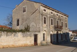 ISTRA, TINJAN - Kamena kuća za adaptaciju, mogućnost gradnje 5 stambenih jedinica, Tinjan, House