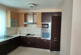 IČIĆI, OPATIJA - 3s+db dvoetažni prostran obiteljski stan za najam, Opatija - Okolica, Appartement