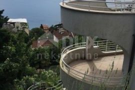 OPATIJA, CENTAR - samostojeća villa 605m2 s pogledom na more + okoliš 600m2, Opatija, Haus