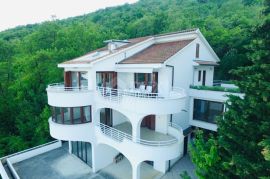 OPATIJA, CENTAR - samostojeća villa 605m2 s pogledom na more + okoliš 600m2, Opatija, Casa