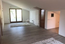 OPATIJA, CENTAR - samostojeća villa 605m2 s pogledom na more + okoliš 600m2, Opatija, Σπίτι