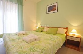 ZADAR, SUKOŠAN - Apartmanska kuća 150m od mora, Sukošan, House