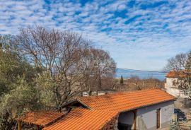 OTOK KRK, okolica Malinske - Renovirana autohtona kamena kuća s pogledom na more, Malinska-Dubašnica, Дом