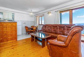 CRIKVENICA - Kuća s više apartmana  i pogledom na more, Crikvenica, Haus