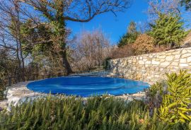 TRIBALJ, okolica Crikvenice -  Dvije kamene kuće s bazenom na mirnoj lokaciji okruženoj zelenilom, Vinodolska Općina, Famiglia