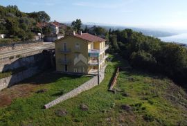 OPATIJA, POBRI - samostojeća kuća 580m² s pogledom na more + okućnica 3200m2, Opatija, Haus