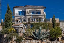 CRIKVENICA - Eskluzivna obiteljska vila s predivnim panoramskim pogledom na more, Crikvenica, Дом
