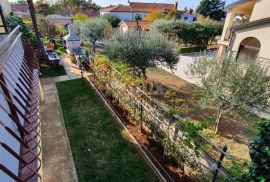 ISTRA, POREČ - Apartmanska kuća s pet stambenih jedinica i s puno potencijala, Poreč, Haus