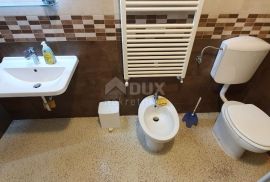 ISTRA, POREČ - Apartmanska kuća s pet stambenih jedinica i s puno potencijala, Poreč, House