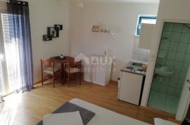 ZADAR, BIOGRAD NA MORU - Kuća sa devet apartmana, Biograd Na Moru, Haus