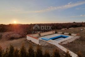 ISTRA, LABIN - Kuća s bazenom na mirnoj lokaciji okružena zelenilom, Labin, Σπίτι