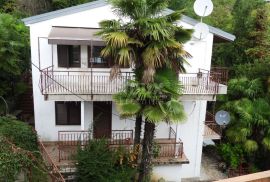 OPATIJA, CENTAR - samostojeća kuća 320m2 s pogledom na more + okućnica 753m2, Opatija, House