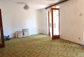 OPATIJA, CENTAR - samostojeća kuća 320m2 s pogledom na more + okućnica 753m2, Opatija, House