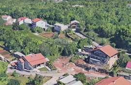 VIŠKOVO - građevinsko zemljište 1648m2 s dva prilazna puta, Viškovo, Земля