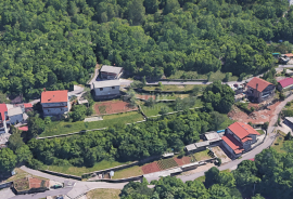 VIŠKOVO - građevinsko zemljište 1648m2 s dva prilazna puta, Viškovo, Zemljište