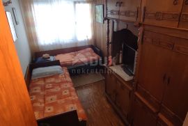 CRIKVENICA, DRAMALJ - Etaža u visokom prizemlju s vrtom, Crikvenica, Appartment