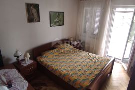 CRIKVENICA, DRAMALJ - Etaža u visokom prizemlju s vrtom, Crikvenica, Flat