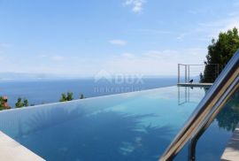 OPATIJA, LOVRAN - luksuzna vila s predivnim pogledom na more, bazenom i okućnicom površine 500m2, Lovran, بيت