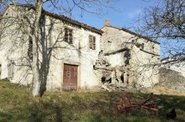 BUZET, JURADI - Samostojeća starina za obnovu, Buzet, Haus