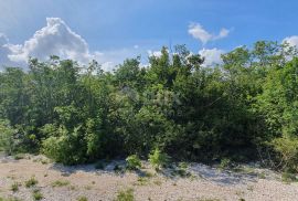 ISTRA, LABIN - Prostrano građevinsko zemljište stambene namjene na osami, 1 km od mora, Labin, Terrain