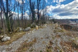 PERMANI - građevinski teren 1640 m2 za halu / poslovnu zgradu, Matulji, Земля