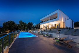 ISTRA, LABIN (okolica) -  Dizajnerska vila s grijanim bazenom i otvorenim pogledom, Labin, Famiglia