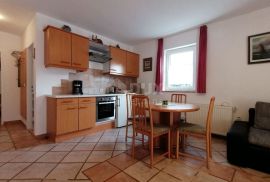 ISTRA, ROVINJ Apartmanska kuća na samo 40m od mora!, Rovinj, House