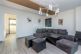 OTOK KRK, MALINSKA - Luksuzni penthouse s jednim od najboljih panoramskih pogleda na otoku Krku, Malinska-Dubašnica, Διαμέρισμα