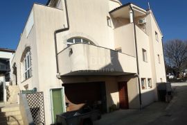 ISTRA, MEDULIN - Apartmanska kuća s pogledom na more, Medulin, بيت