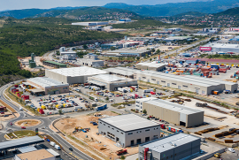 KUKULJANOVO INDUSTRIJSKA ZONA - građevinski teren 4570m2 za halu / poslovnu zgradu, Bakar, Terreno