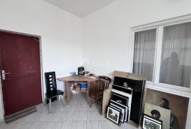 ŠIBENIK, CRNICA - Prostrani stan u kući, Šibenik, Apartamento