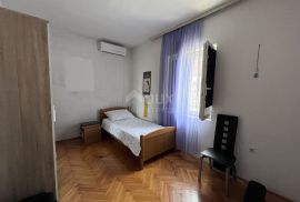 ŠIBENIK, CRNICA - Prostrani stan u kući, Šibenik, Apartamento