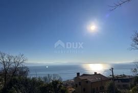 OPATIJA, CENTAR - DVIJE DVOJNE KUĆE S POGLEDOM NA MORE I 1.119 m2 OKUĆNICE!!! PRILIKA!!!, Opatija, بيت